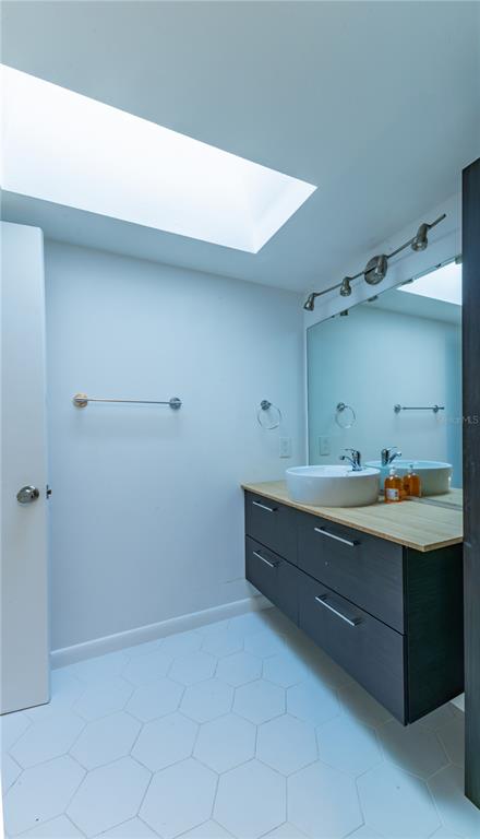 Sarasota, Florida, 34231, United States, 3 Bedrooms Bedrooms, ,3 BathroomsBathrooms,Residential,For Sale,1926477