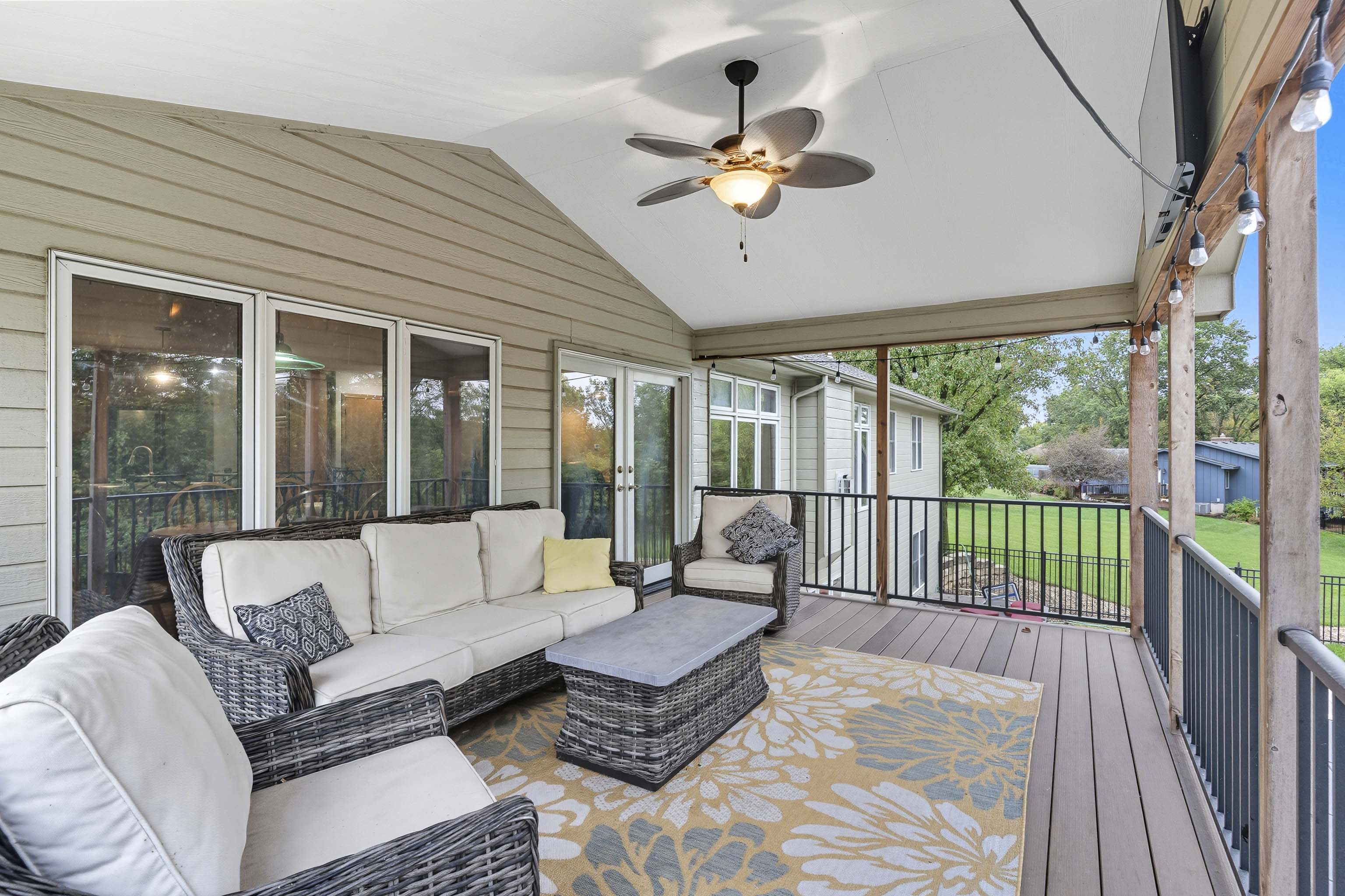 Manhattan, Kansas, 66502, United States, 5 Bedrooms Bedrooms, ,3 BathroomsBathrooms,Residential,For Sale,1960988