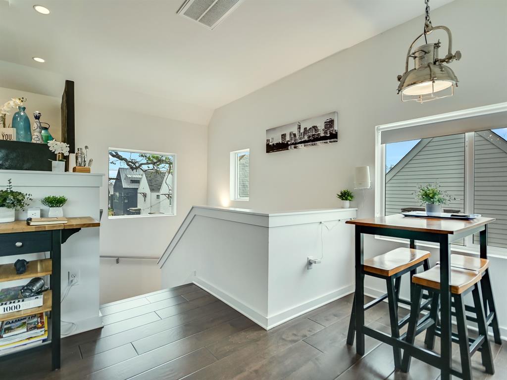 1215 Maple Ave, Austin, Texas, 78702, United States, 4 Bedrooms Bedrooms, ,4 BathroomsBathrooms,Residential,For Sale,1215 Maple Ave,1409568