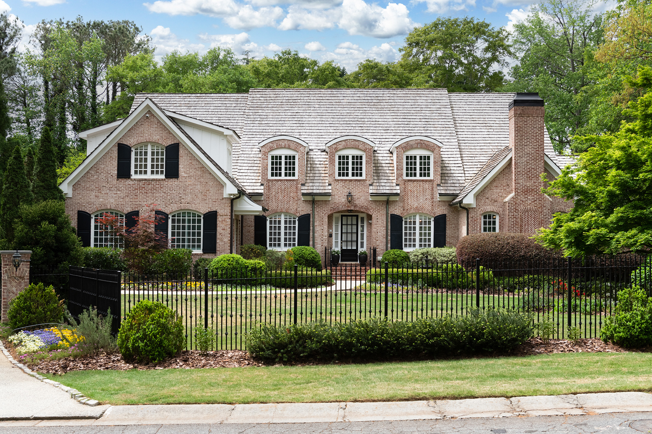  Magnificent Gated Vinings Estate Blends Elegance, Comfort and Lifestyle - 物件實景