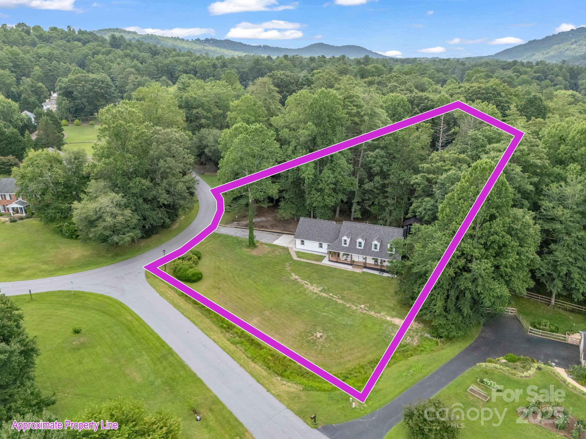 Hendersonville, North Carolina, 28791, United States, 4 Bedrooms Bedrooms, ,3 BathroomsBathrooms,Residential,For Sale,1973922