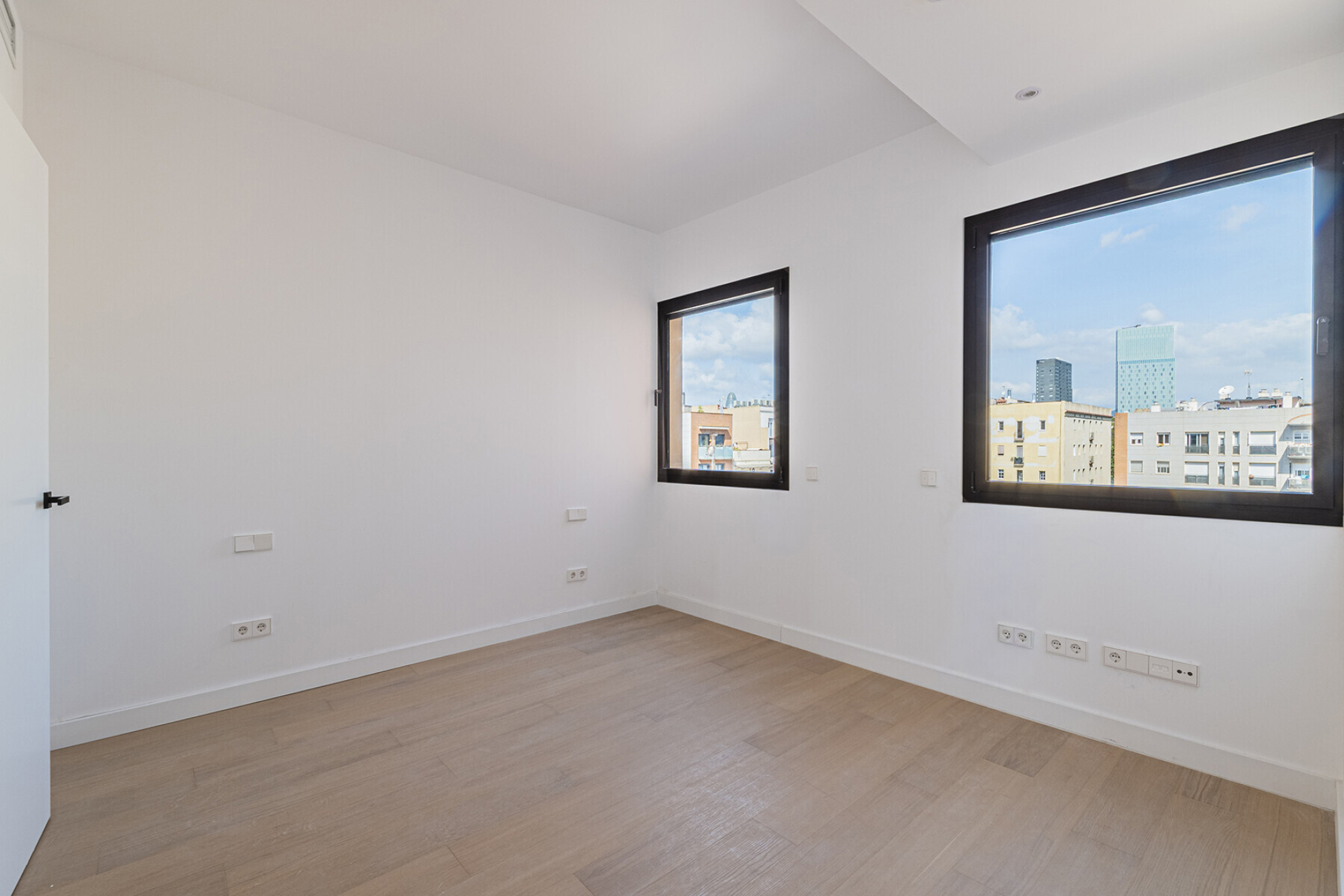  Newly constructed duplex penthouse near the beach - 物件實景