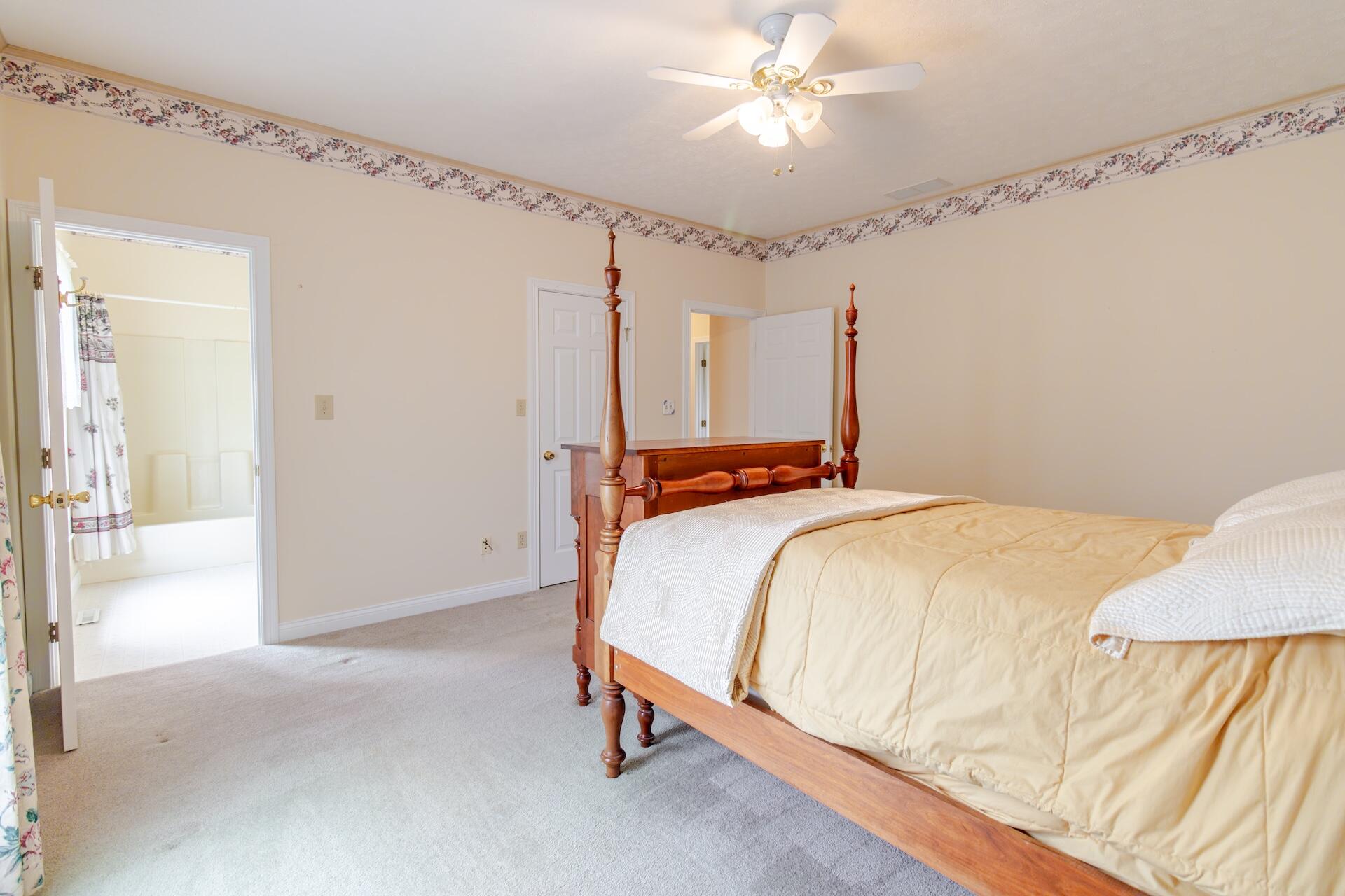 Glencoe, Kentucky, 41046, United States, 5 Bedrooms Bedrooms, ,4 BathroomsBathrooms,Residential,For Sale,1921882