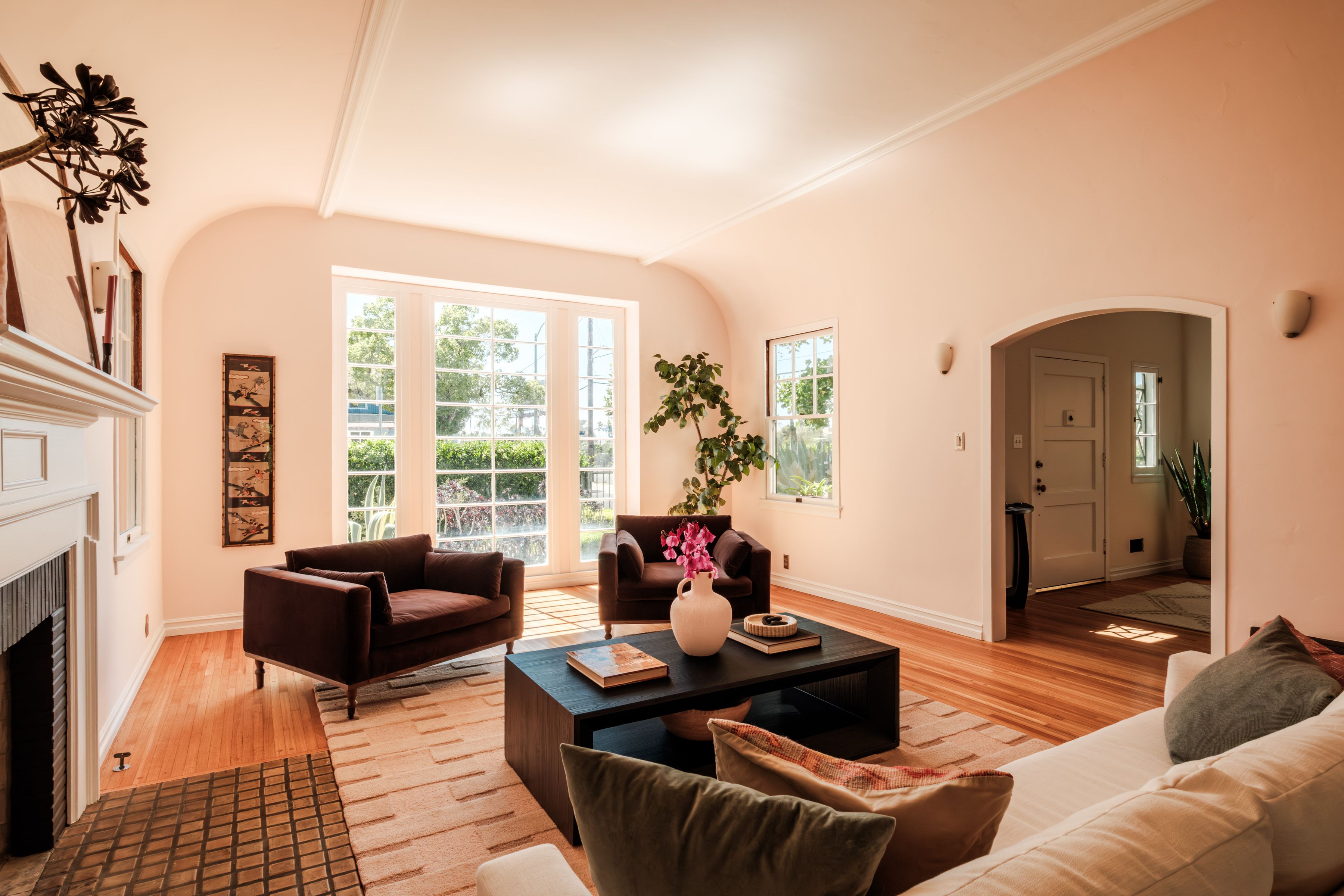  2200 South Hobart Boulevard - 物件實景