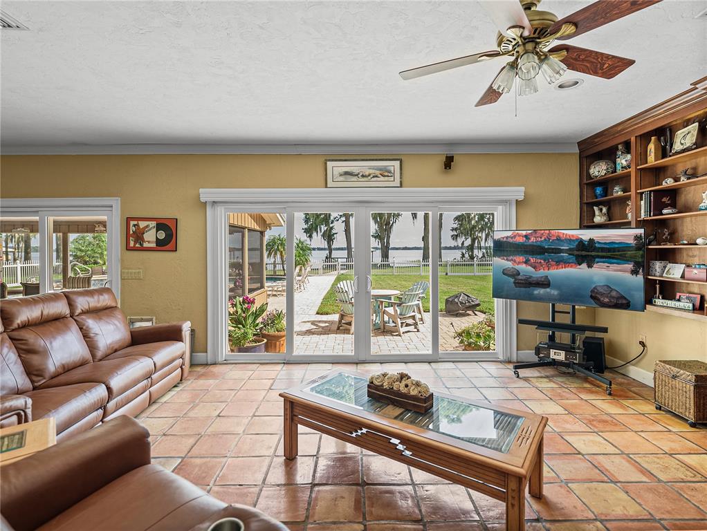 Winter Haven, Florida, 33884, United States, 3 Bedrooms Bedrooms, ,4 BathroomsBathrooms,Residential,For Sale,1895737