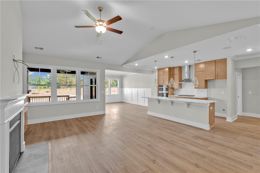 Seneca, South Carolina, 29678, United States, 4 Bedrooms Bedrooms, ,3 BathroomsBathrooms,Residential,For Sale,1900904