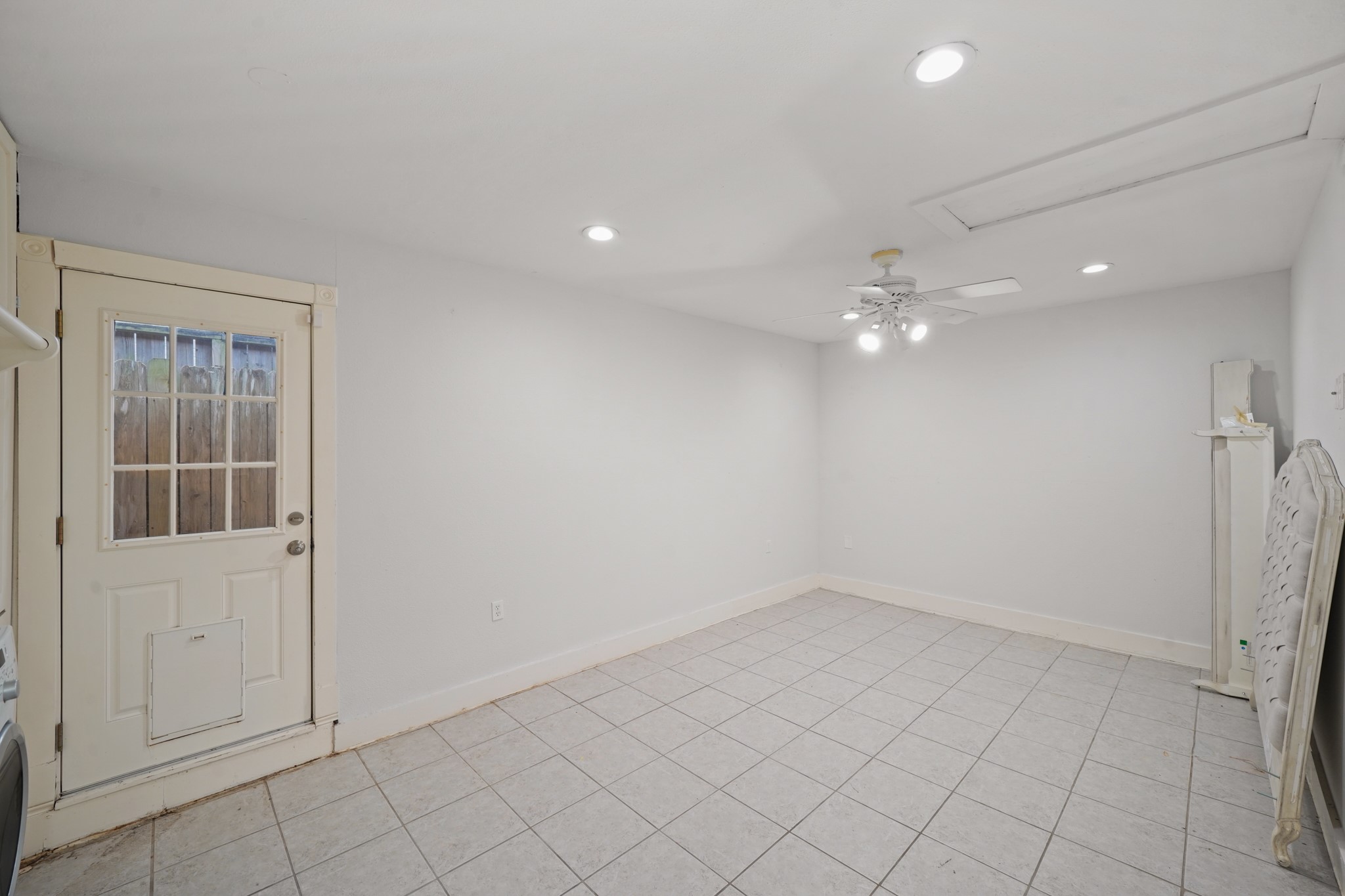 Bellaire, Texas, 77401, United States, 3 Bedrooms Bedrooms, ,2 BathroomsBathrooms,Residential,For Sale,1942222