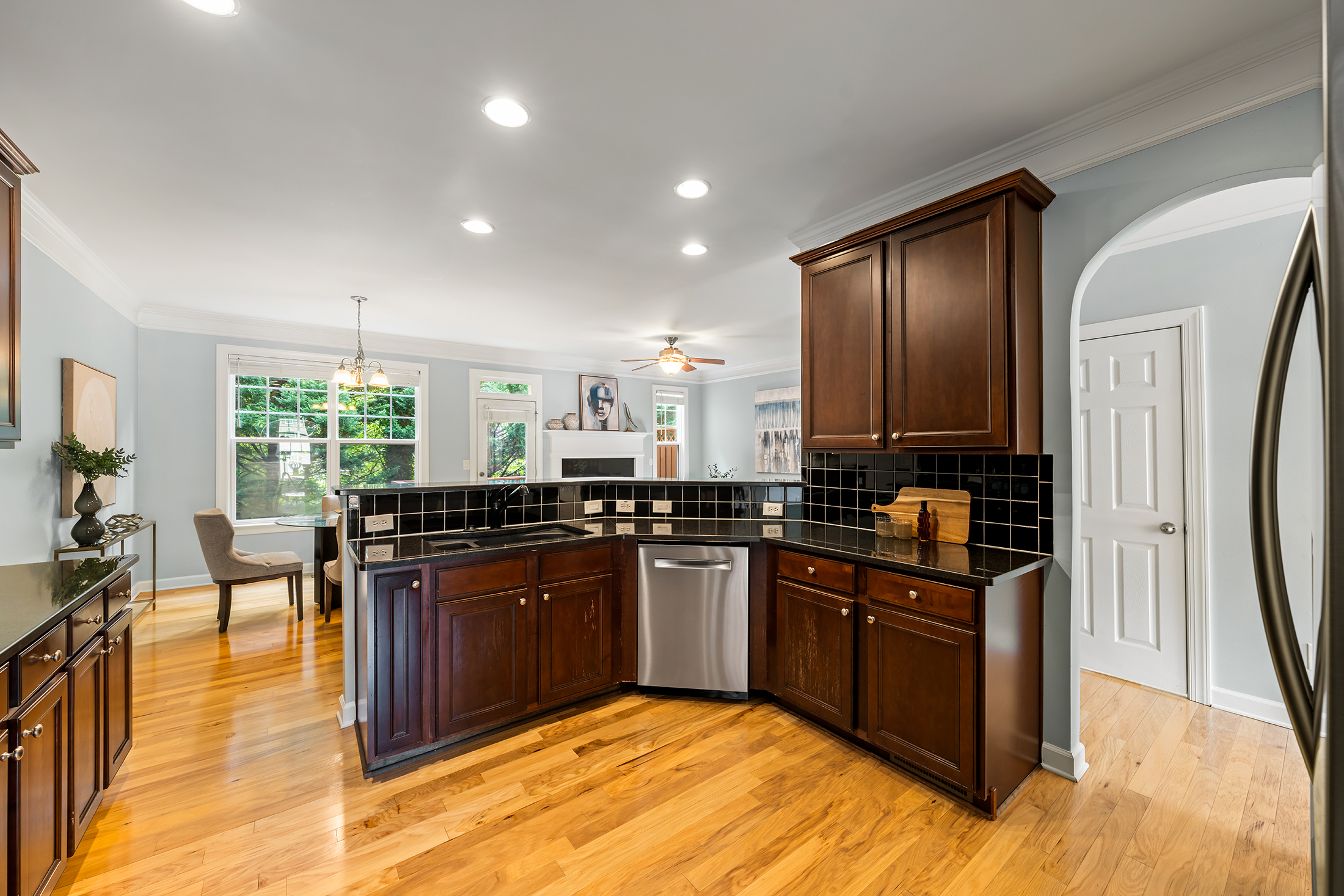  Thoughtfully Updated Brownstone in Brookhaven - 物件實景