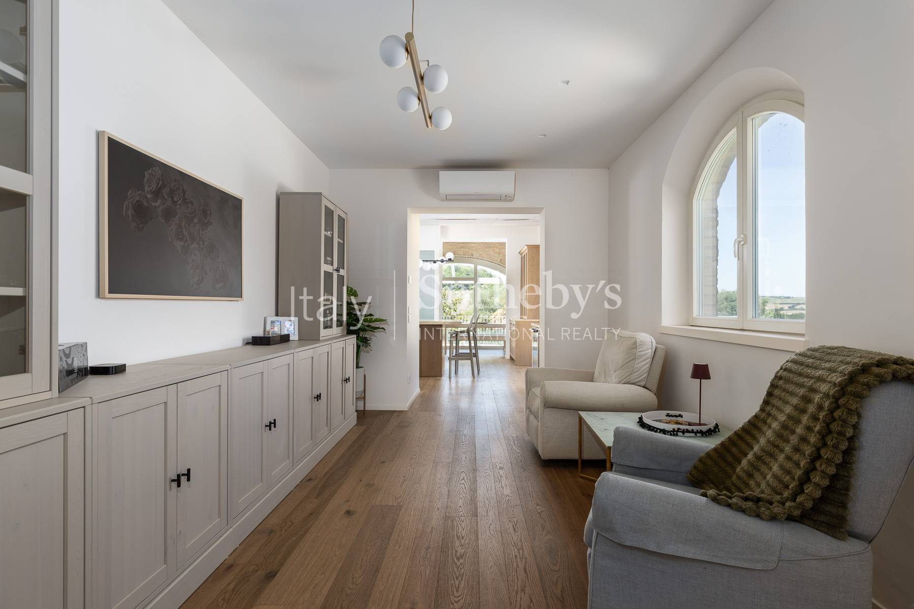  Elegant Contemporary Residence with Vineyard Near the Sea - 物件實景
