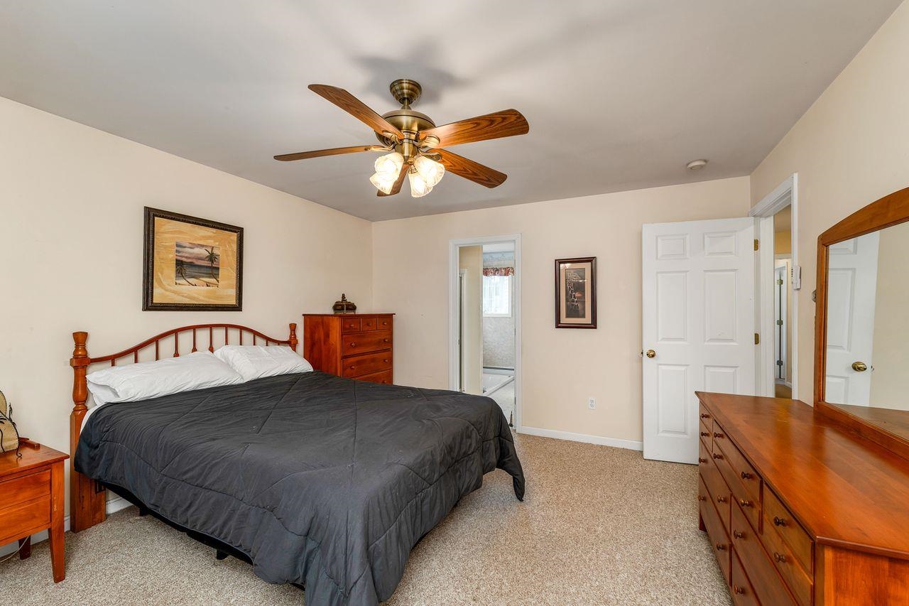 Seabrook, New Hampshire, 03874, United States, 3 Bedrooms Bedrooms, ,2 BathroomsBathrooms,Residential,For Sale,1986462