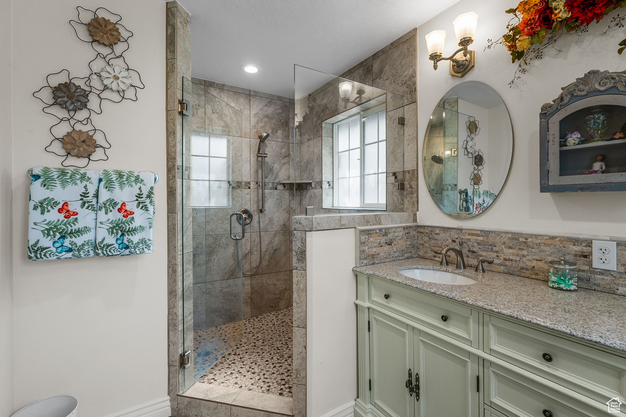 Heber City, Utah, 84032, United States, 5 Bedrooms Bedrooms, ,3 BathroomsBathrooms,Residential,For Sale,1836891