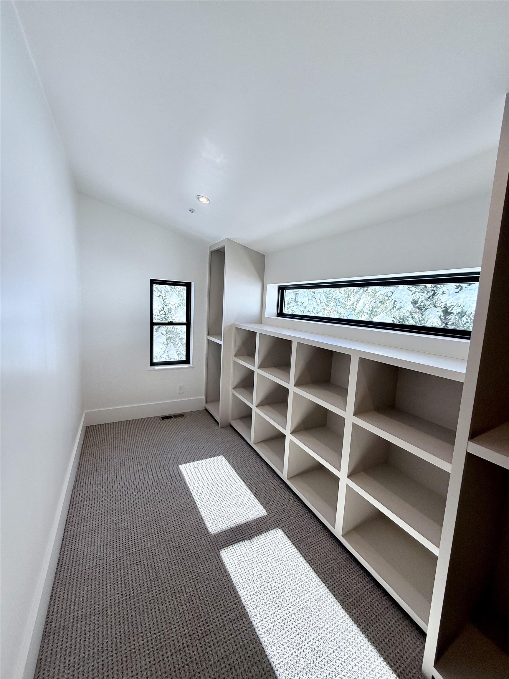 Truckee, California, 96161, United States, 5 Bedrooms Bedrooms, ,5 BathroomsBathrooms,Residential,For Sale,1992888