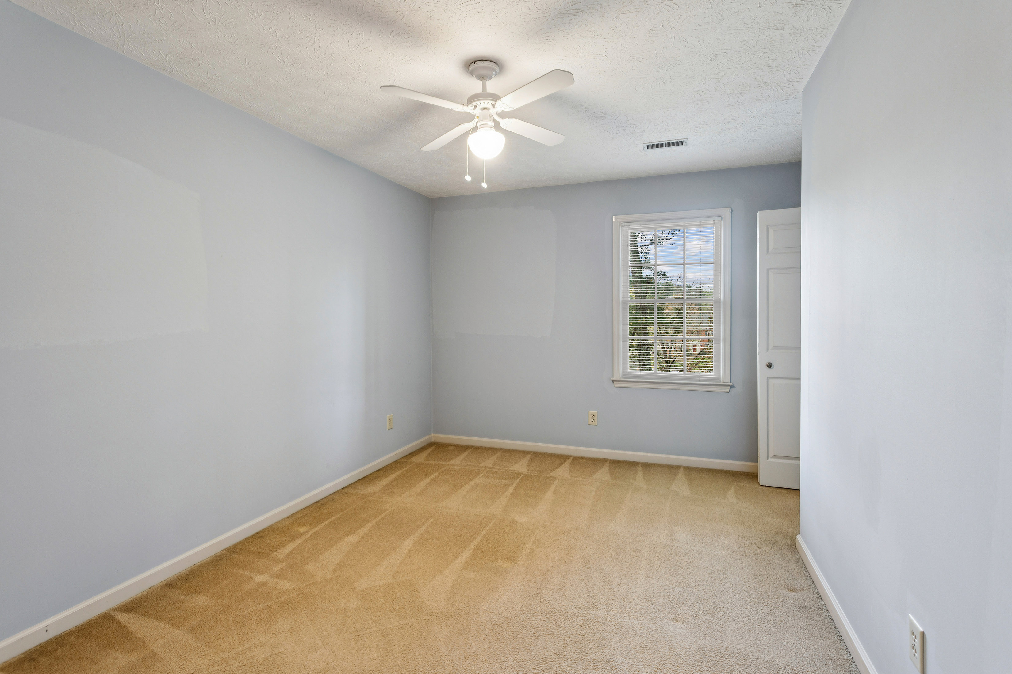  Beautiful Home on Corner Lot in Coveted Princeton Mill Subdivision - 物件實景