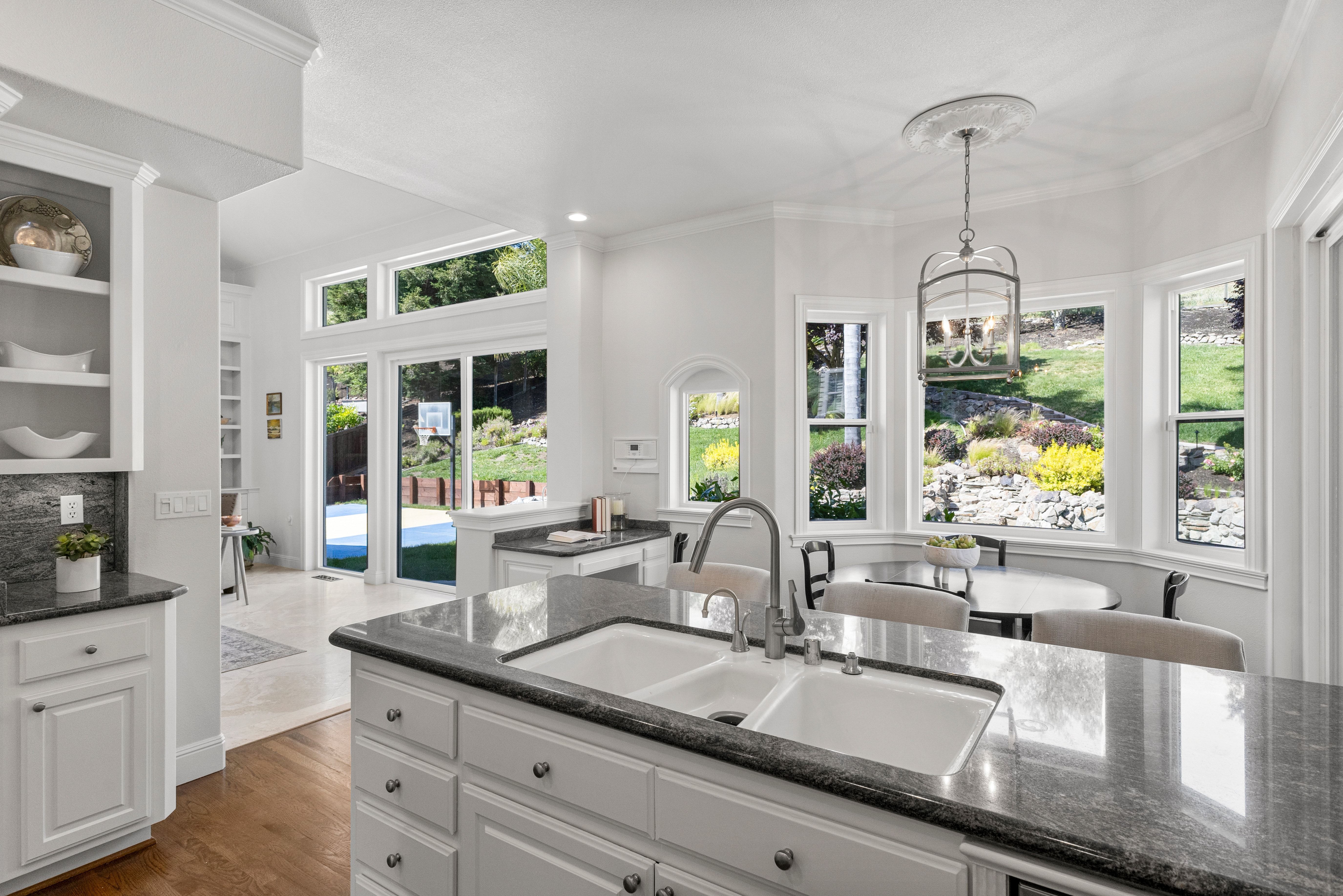  Exceptional Northridge Estates Home on Expansive Private Lot - 物件實景