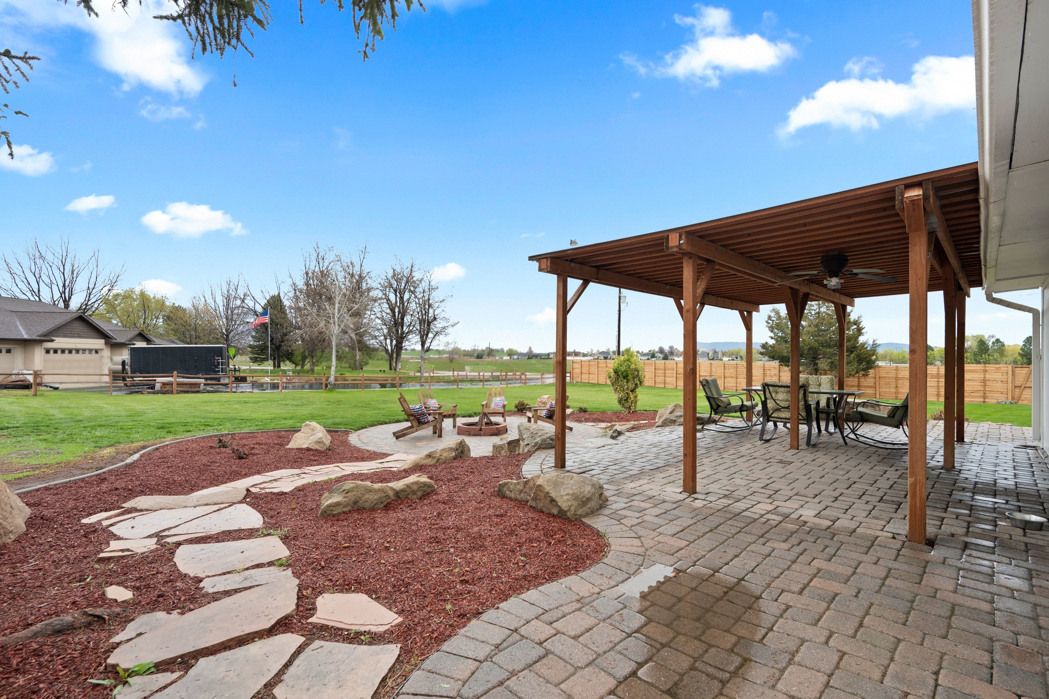  Farm-to-Table Living with Income Unit & Views - 物件實景