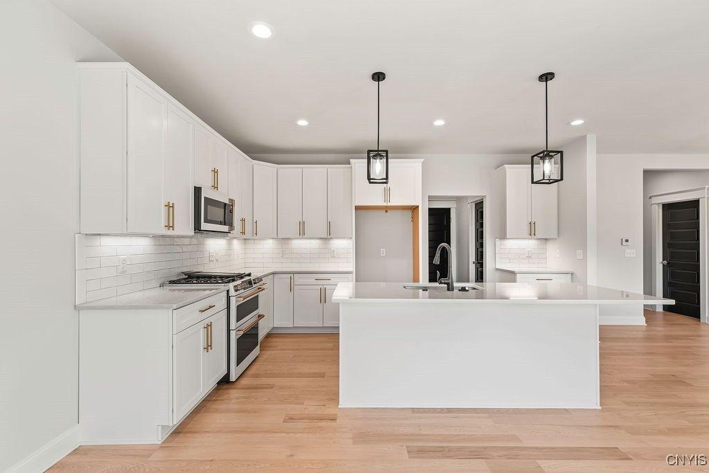 Baldwinsville, New York, 13027, United States, 3 Bedrooms Bedrooms, ,3 BathroomsBathrooms,Residential,For Sale,1746080