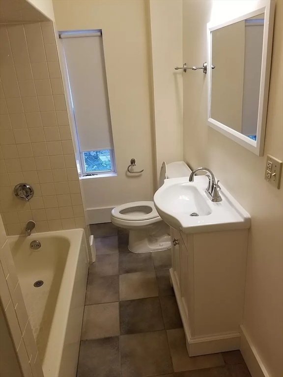 Mansfield, Massachusetts, 02048, United States, 6 Bedrooms Bedrooms, ,2 BathroomsBathrooms,Residential,For Sale,2000850