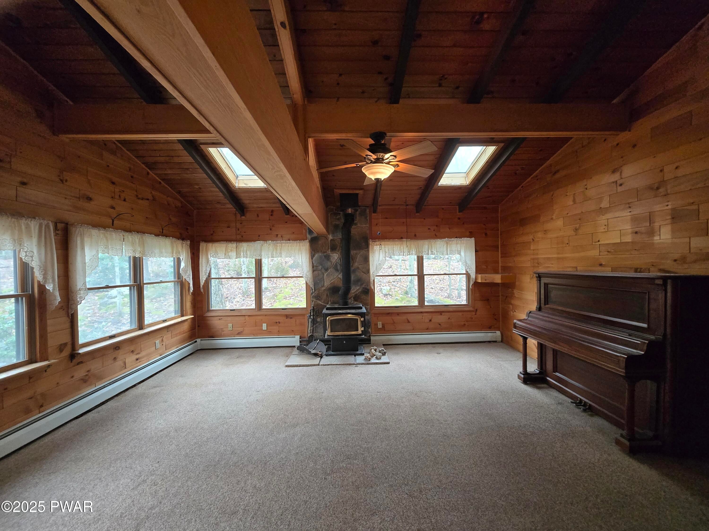 Lords Valley, Pennsylvania, 18428, United States, 5 Bedrooms Bedrooms, ,4 BathroomsBathrooms,Residential,For Sale,1977251