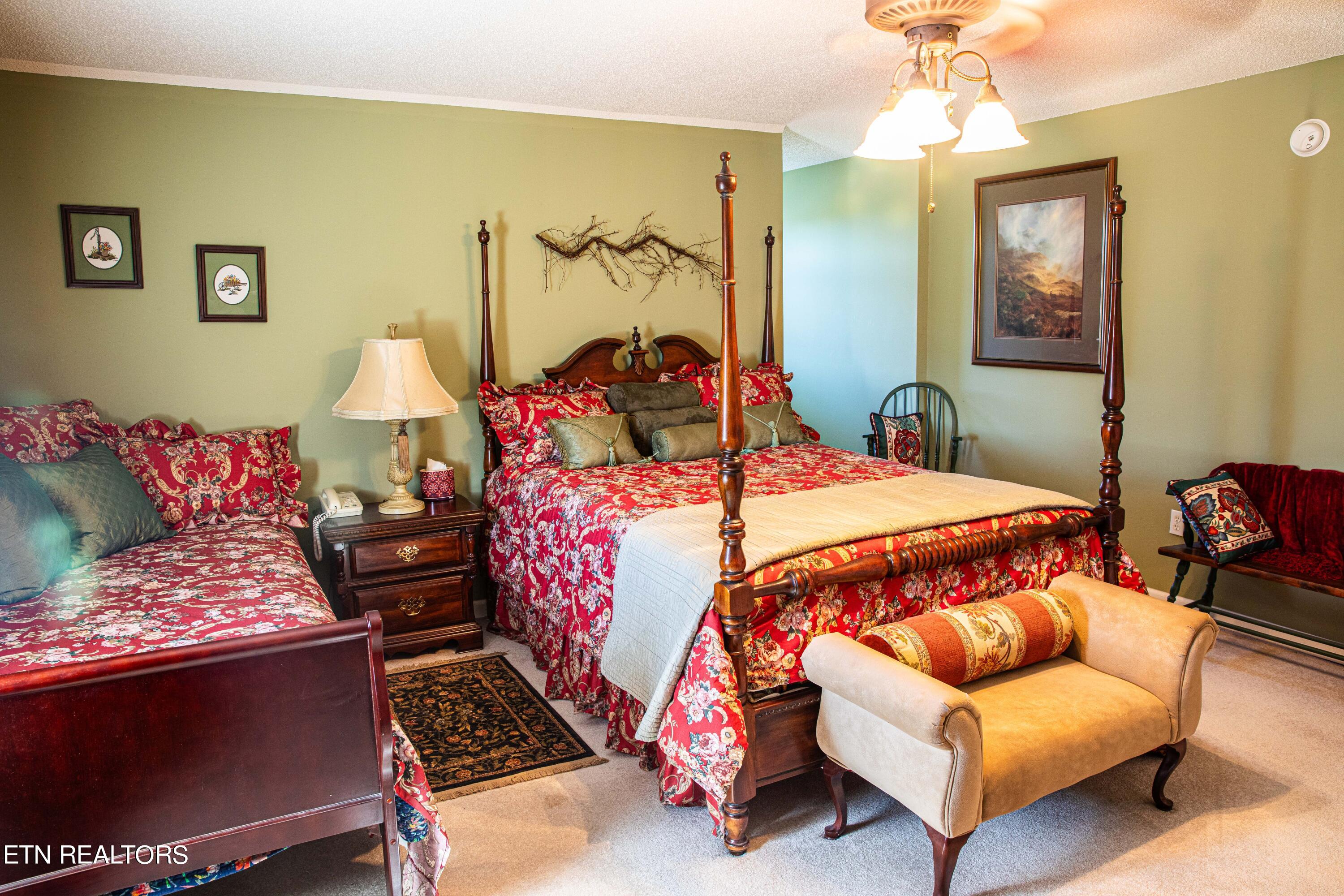 New Tazewell, Tennessee, 37825, United States, 5 Bedrooms Bedrooms, ,4 BathroomsBathrooms,Residential,For Sale,1795344