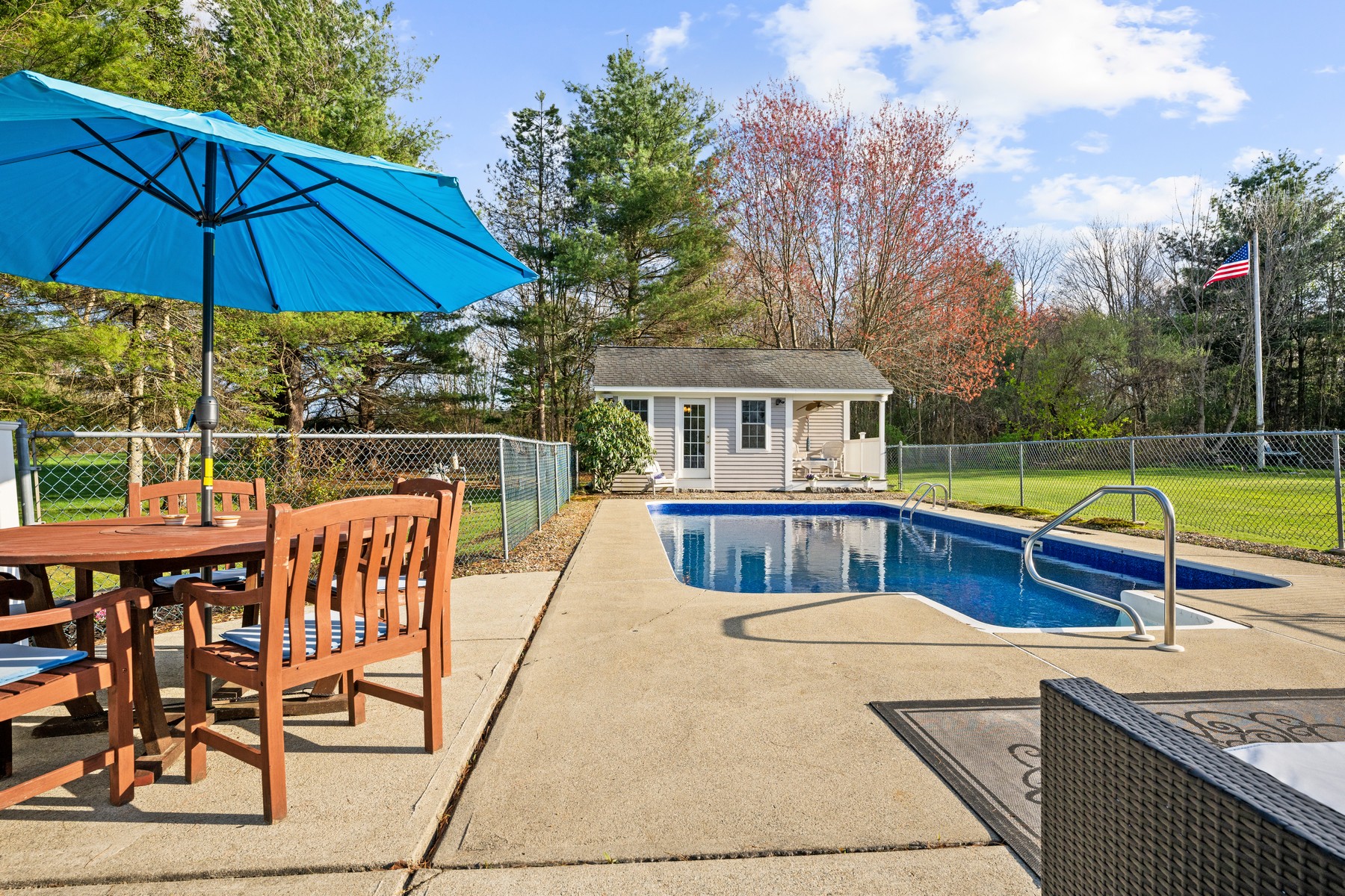  387 West Main Street, Millbury, MA 01527 - 物件實景