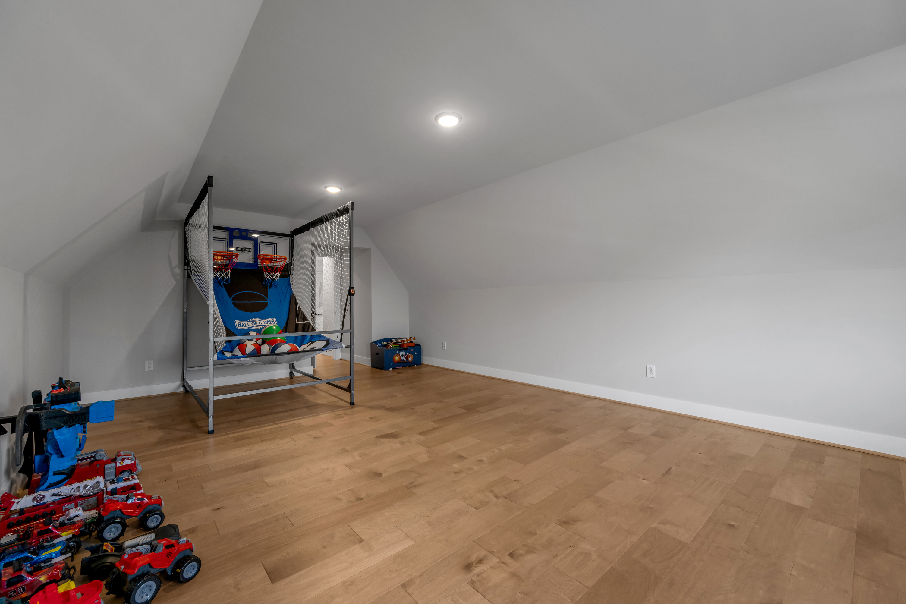  2429 Lorenzo Way - 物件實景