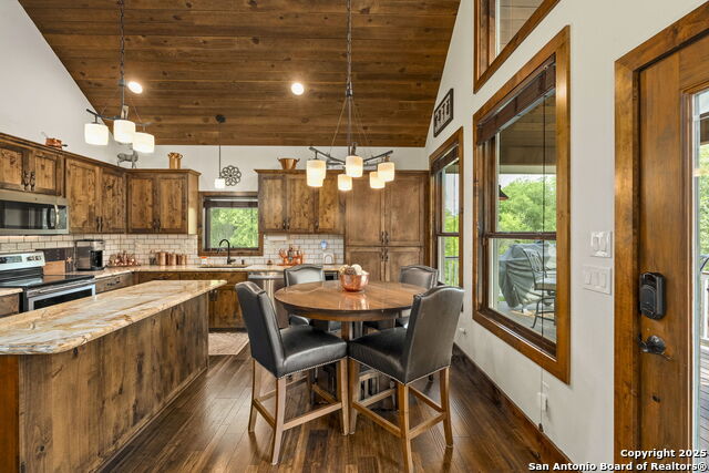 Kerrville, Texas, 78028, United States, 3 Bedrooms Bedrooms, ,3 BathroomsBathrooms,Residential,For Sale,1685103