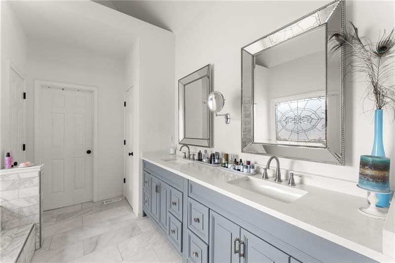 Acworth, Georgia, 30101, United States, 6 Bedrooms Bedrooms, ,4 BathroomsBathrooms,Residential,For Sale,1977927