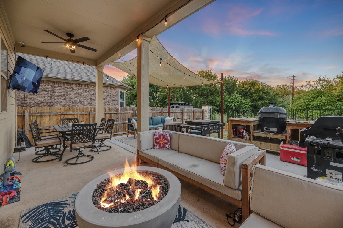 Manchaca, Texas, 78652, United States, 5 Bedrooms Bedrooms, ,3 BathroomsBathrooms,Residential,For Sale,1926178