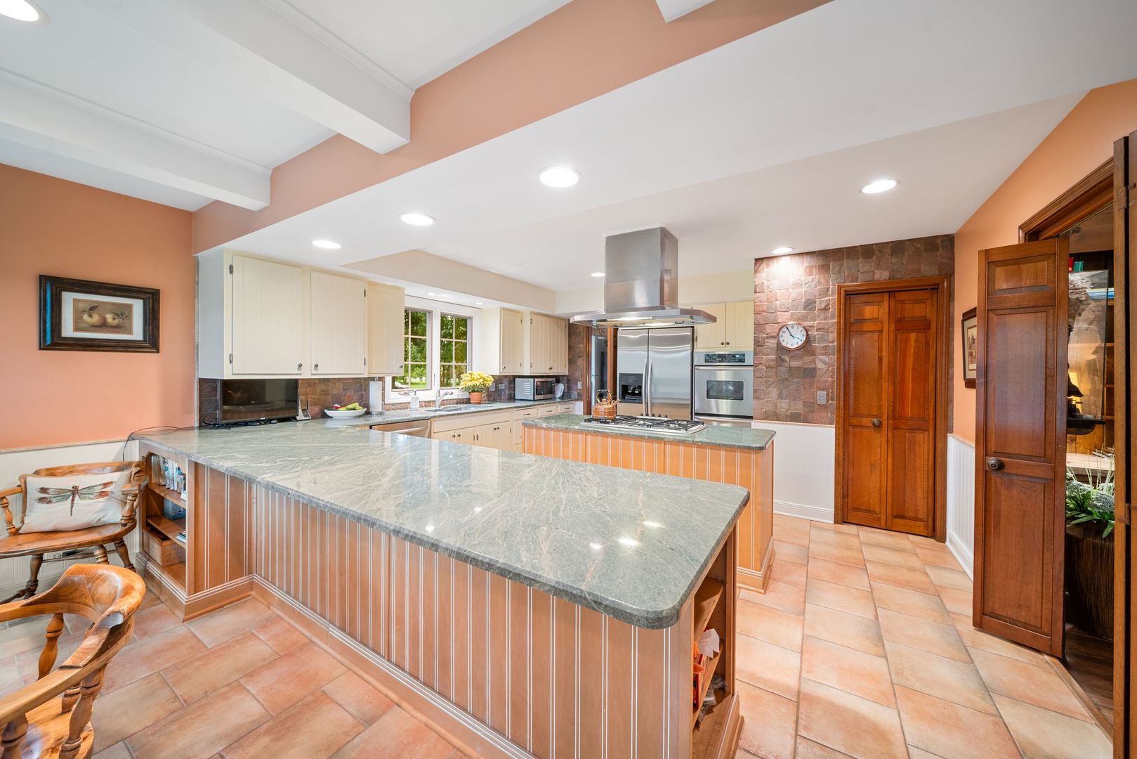 Kildeer, Illinois, 60047, United States, 4 Bedrooms Bedrooms, ,4 BathroomsBathrooms,Residential,For Sale,1940567