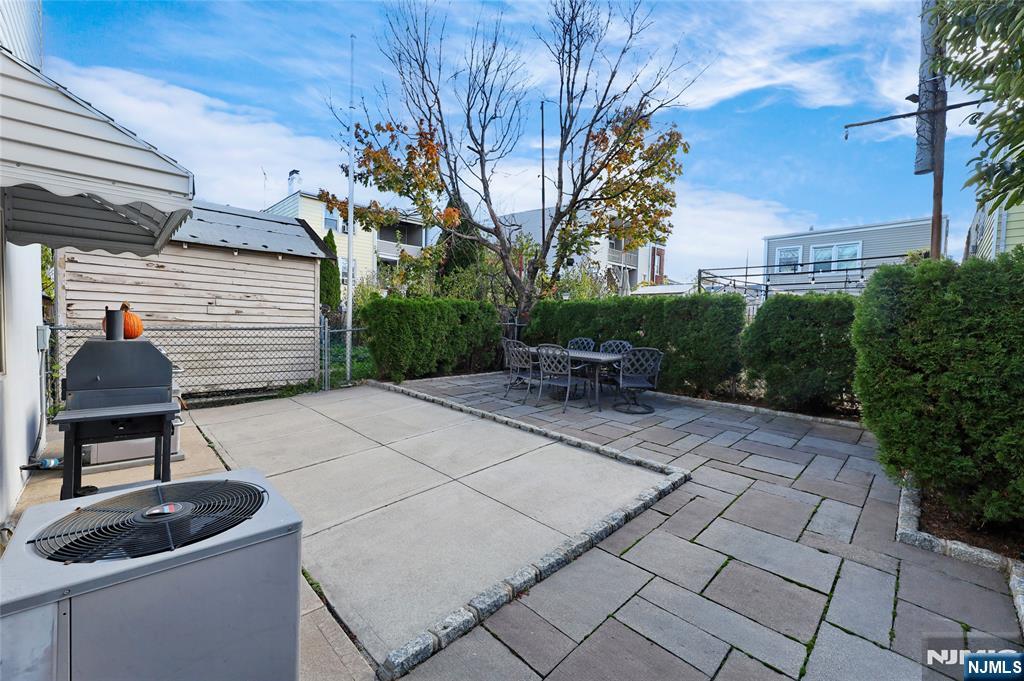 Harrison, New Jersey, 07029, United States, 5 Bedrooms Bedrooms, ,5 BathroomsBathrooms,Residential,For Sale,1985698