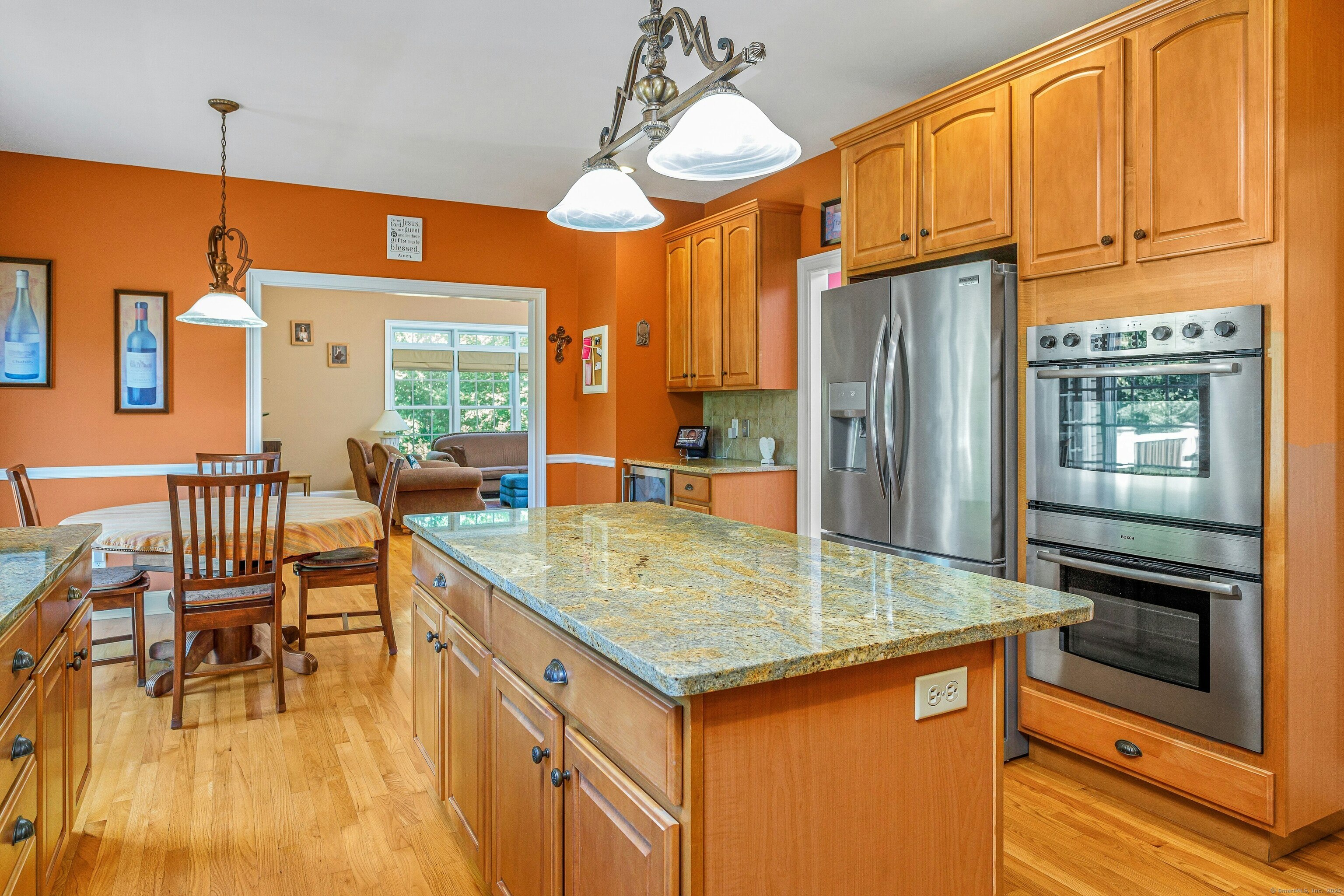 Shelton, Connecticut, 06484, United States, 3 Bedrooms Bedrooms, ,3 BathroomsBathrooms,Residential,For Sale,1875450