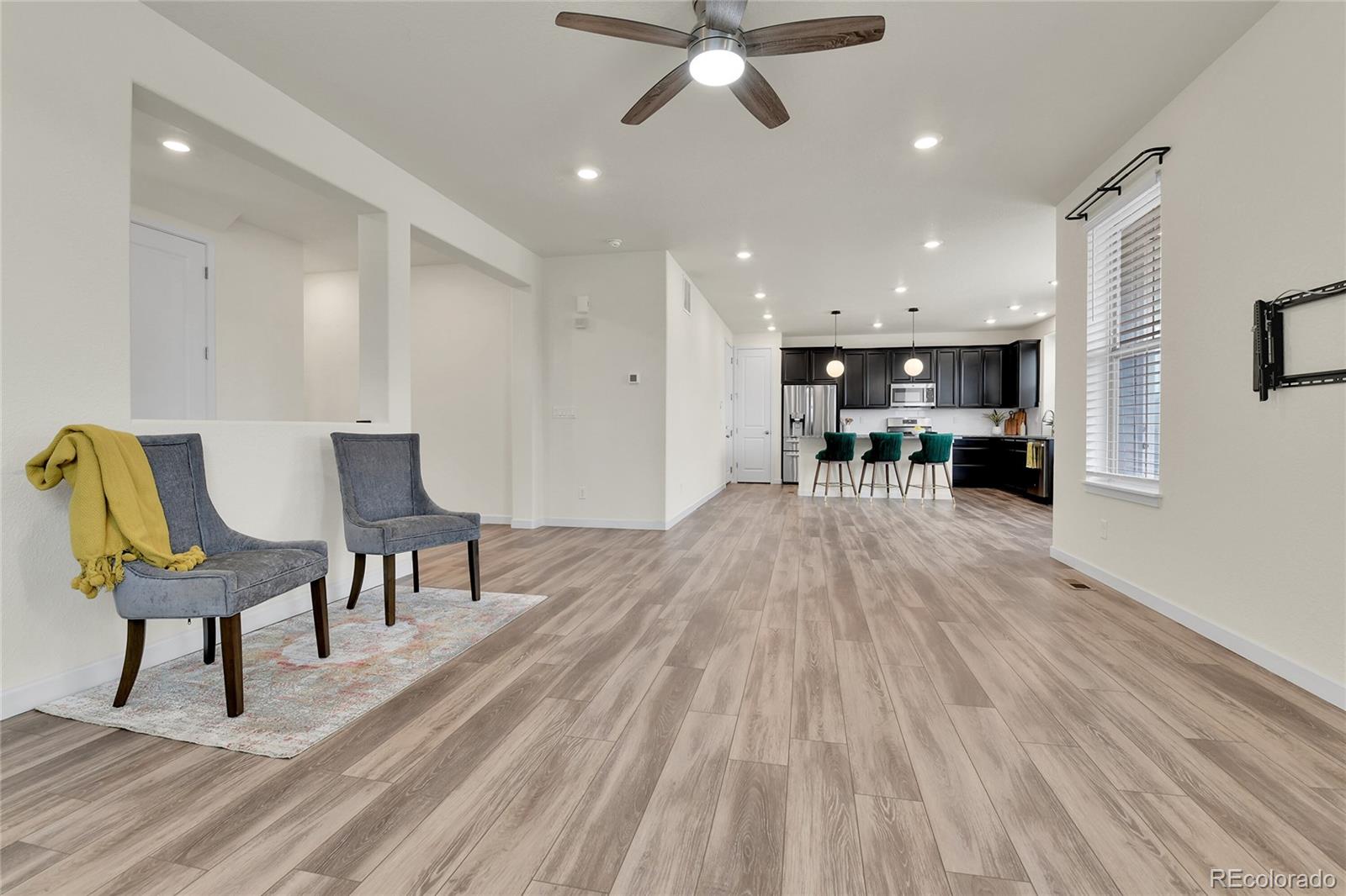 Littleton, Colorado, 80125, United States, 3 Bedrooms Bedrooms, ,3 BathroomsBathrooms,Residential,For Sale,1891675