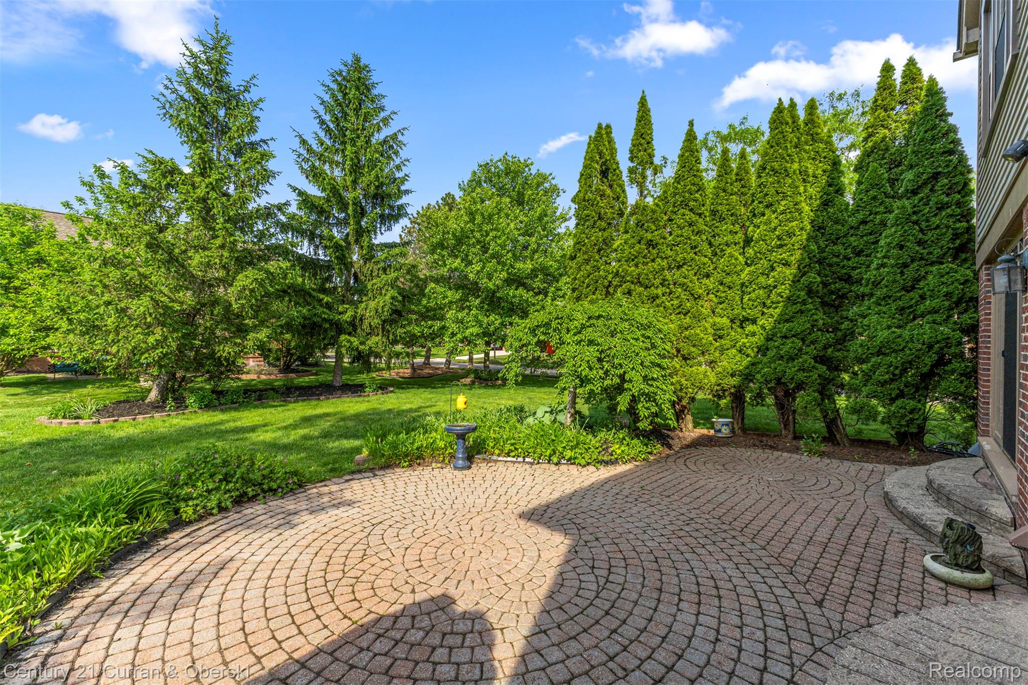 Canton Charter Township, Michigan, 48188, United States, 4 Bedrooms Bedrooms, ,4 BathroomsBathrooms,Residential,For Sale,2049400