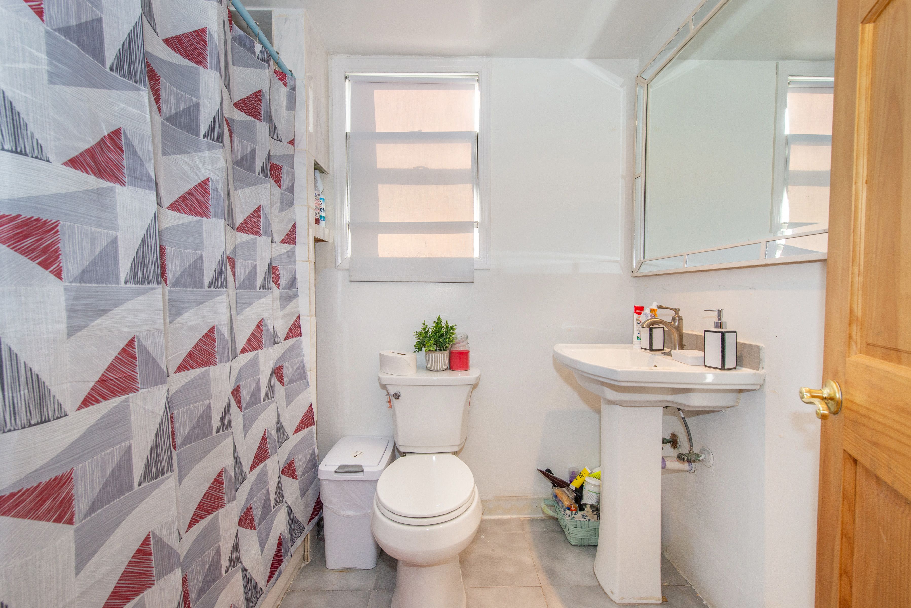 Newark City, New Jersey, 07112, United States, ,3 BathroomsBathrooms,Residential,For Sale,1982998