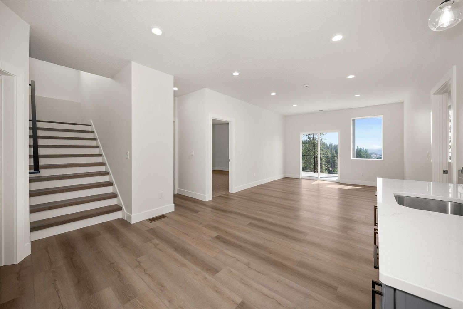Spokane, Washington, 99208, United States, 4 Bedrooms Bedrooms, ,3 BathroomsBathrooms,Residential,For Sale,1940467