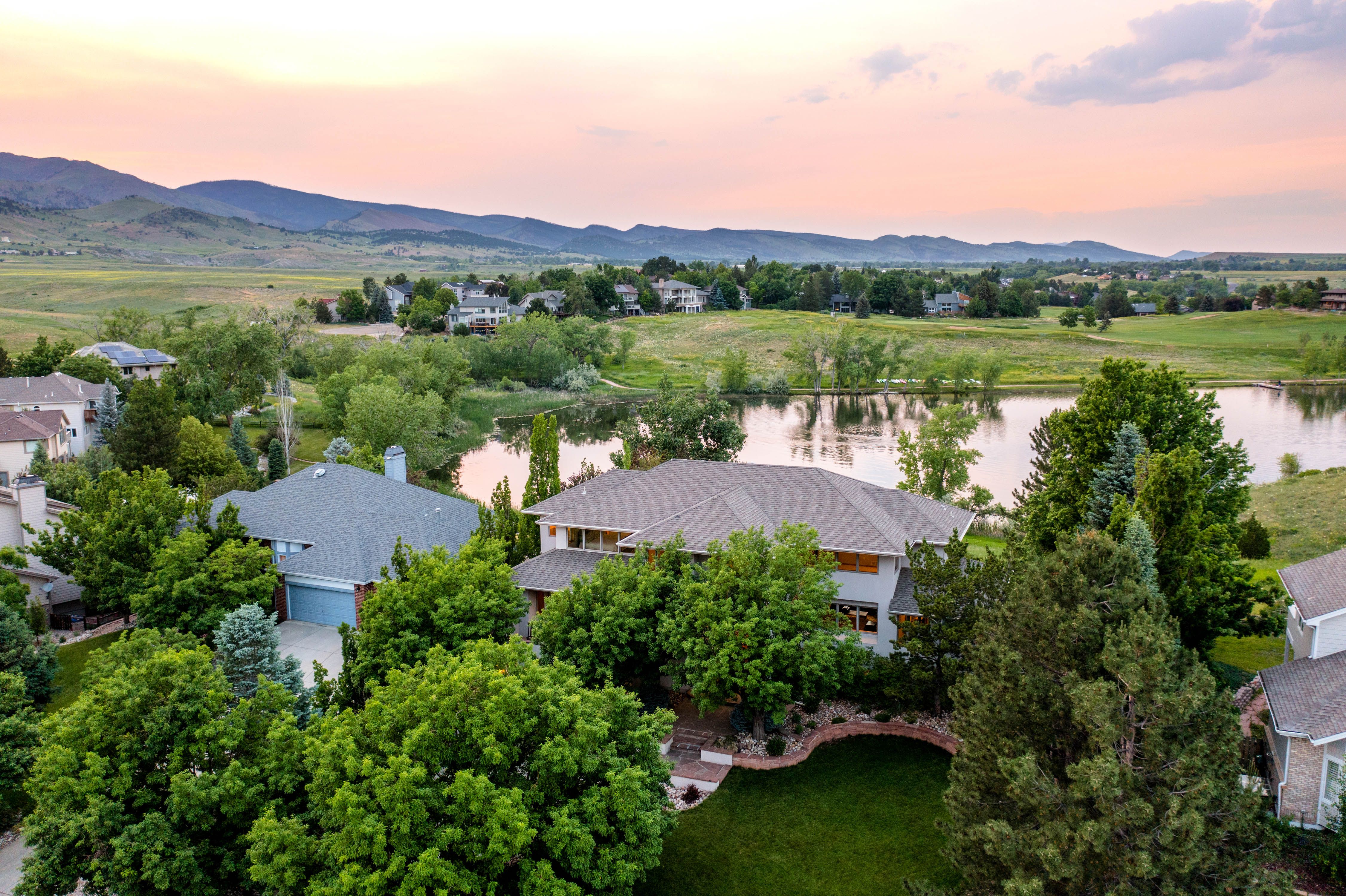  Timeless Waterfront Home With Beautiful Views - 物件實景