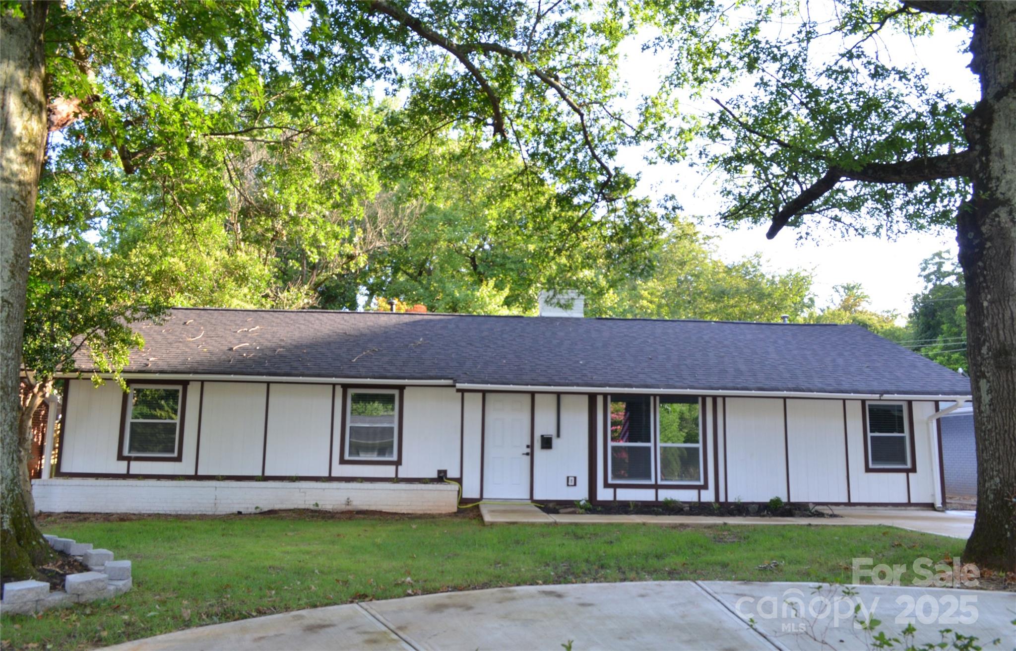 Charlotte, North Carolina, 28210, United States, 3 Bedrooms Bedrooms, ,3 BathroomsBathrooms,Residential,For Sale,1836887