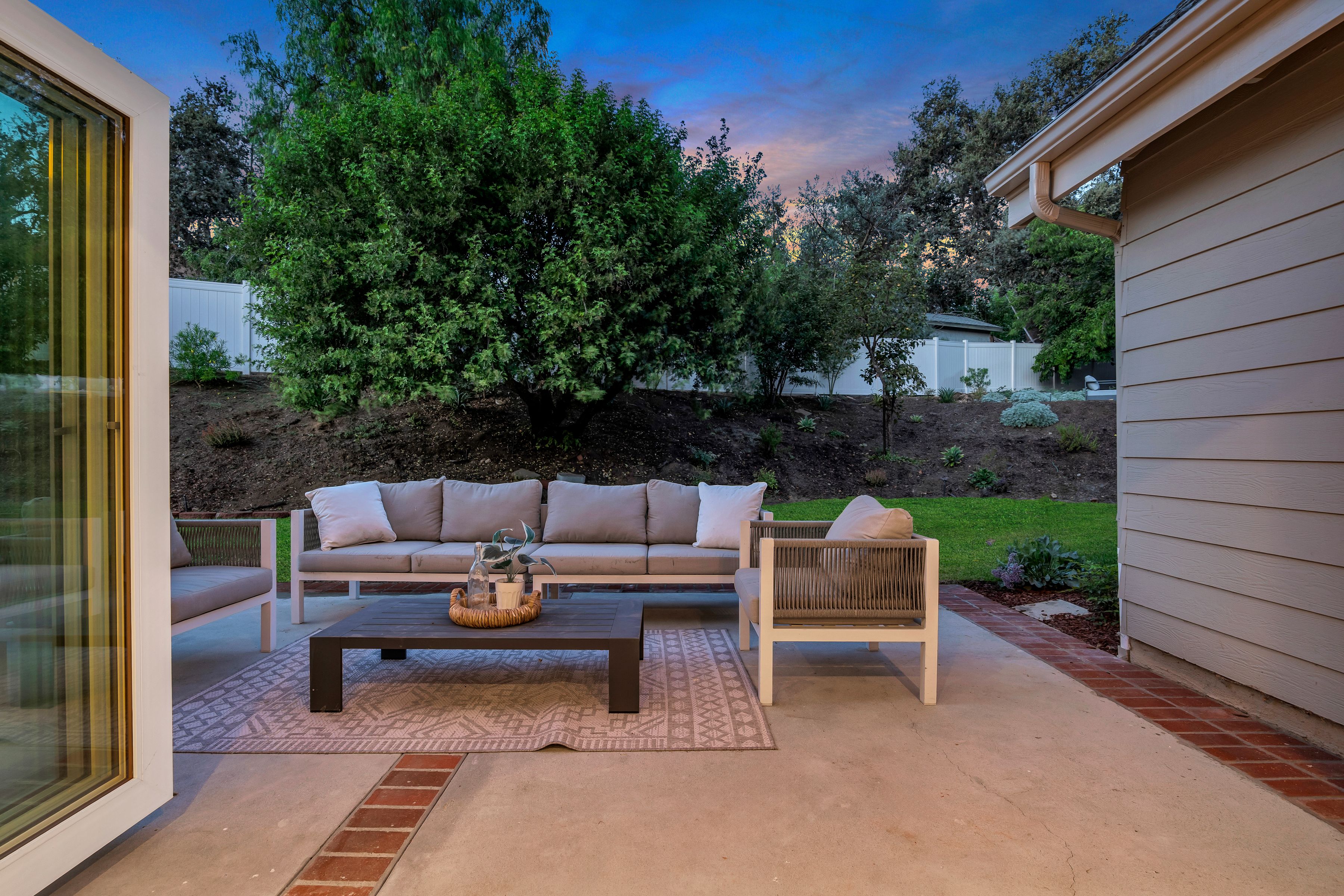 5354 Lewis Road, Agoura Hills - 物件實景