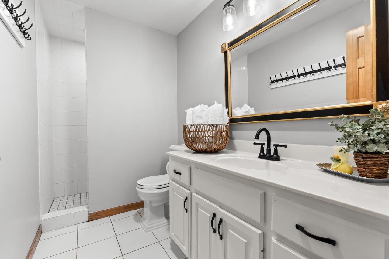 Chanhassen, Minnesota, 55317, United States, 5 Bedrooms Bedrooms, ,3 BathroomsBathrooms,Residential,For Sale,1926226