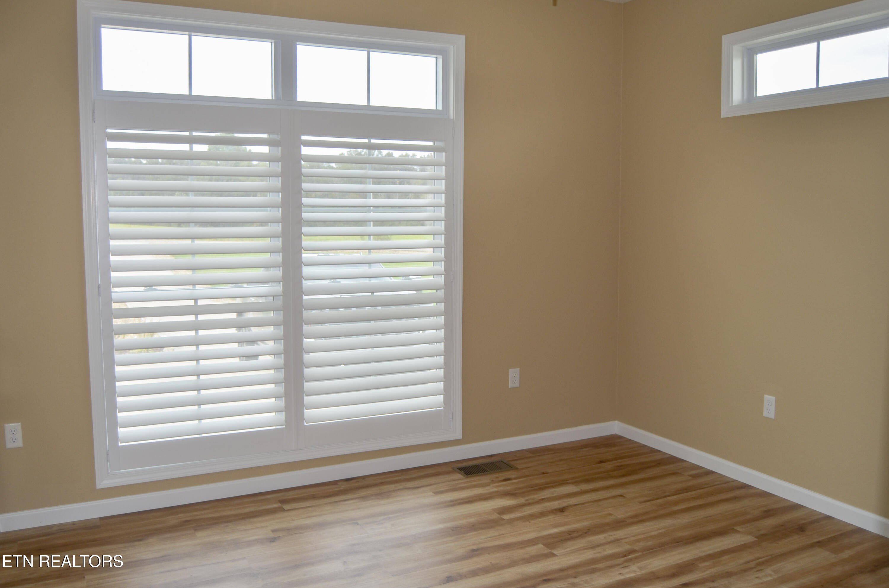 Crossville, Tennessee, 38555, United States, 3 Bedrooms Bedrooms, ,3 BathroomsBathrooms,Residential,For Sale,1978322