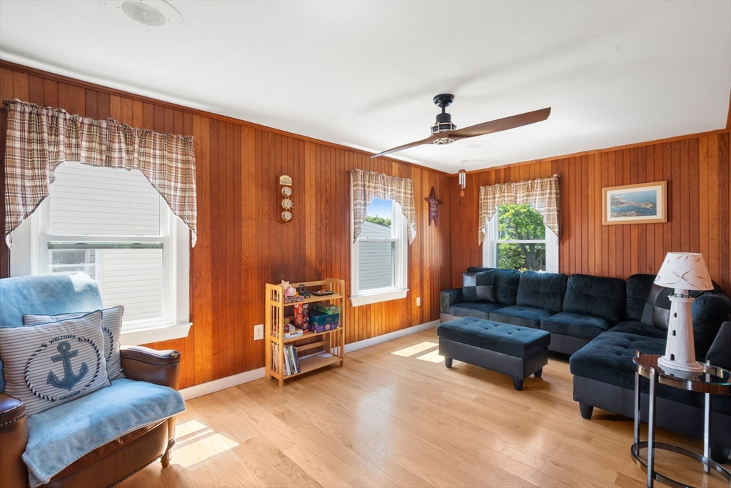 Scituate, Massachusetts, 02066, United States, 5 Bedrooms Bedrooms, ,3 BathroomsBathrooms,Residential,For Sale,1907747
