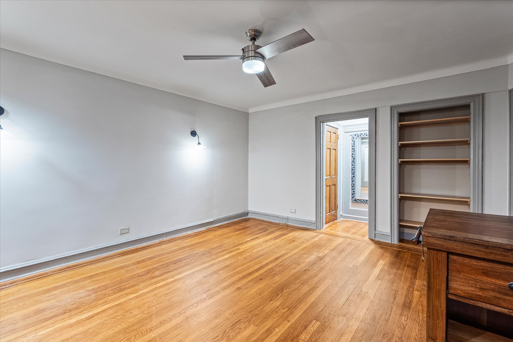  150 Burns Street, Forest Hills, NY, 11375 - 物件實景