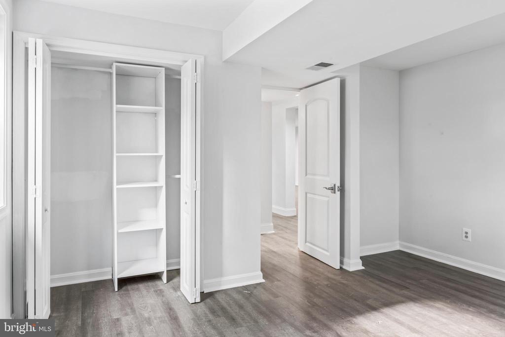 Falls Church, Virginia, 22043, United States, 5 Bedrooms Bedrooms, ,3 BathroomsBathrooms,Residential,For Sale,1977846