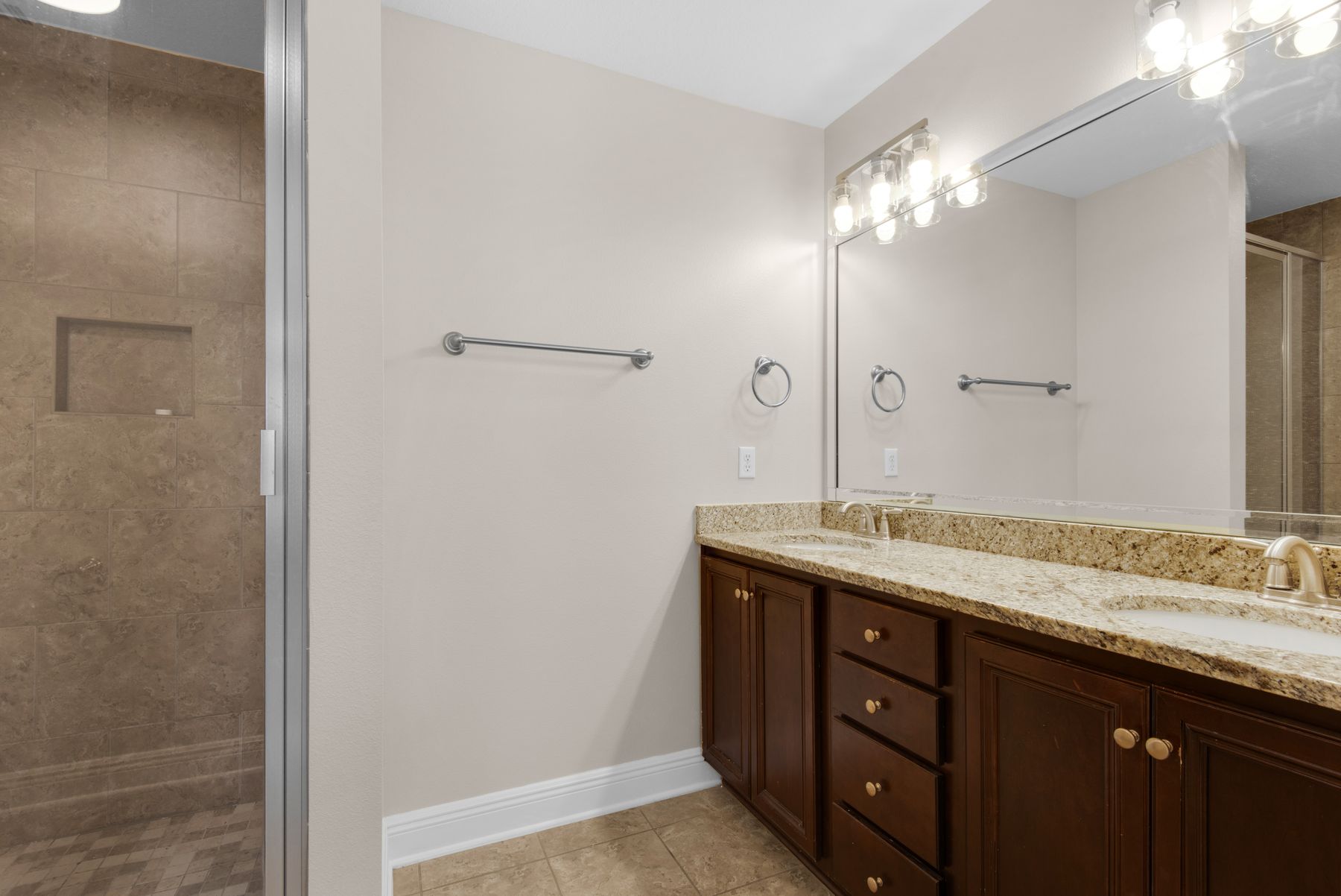  Move-In Ready Townhome Near Beaches And Bay - 物件實景