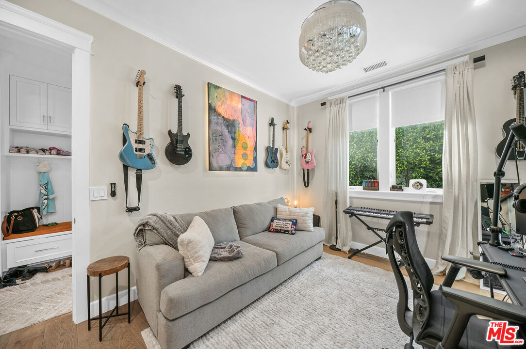 Valley Village, California, 91607, United States, 7 Bedrooms Bedrooms, ,8 BathroomsBathrooms,Residential,For Sale,1997303