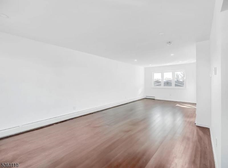 Jersey City, New Jersey, 07305, United States, 4 Bedrooms Bedrooms, ,2 BathroomsBathrooms,Residential,For Sale,1917013