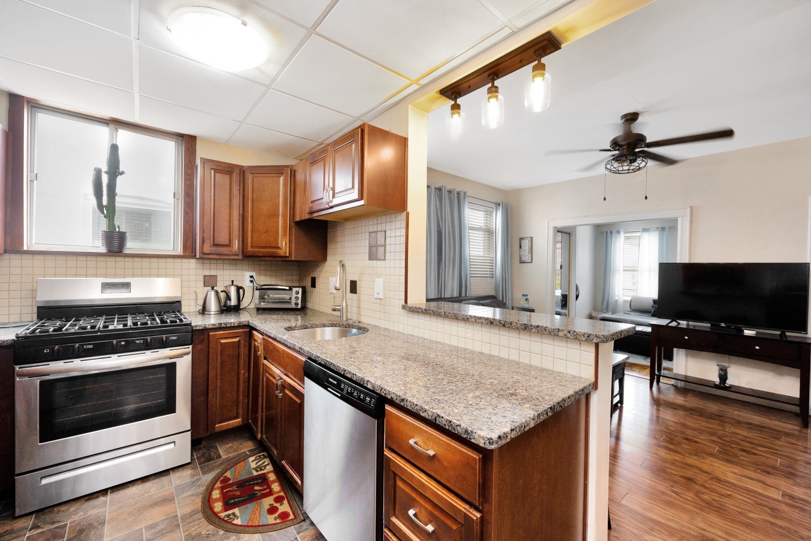 Middle Village, New York, 11379, United States, 4 Bedrooms Bedrooms, ,3 BathroomsBathrooms,Residential,For Sale,1827631