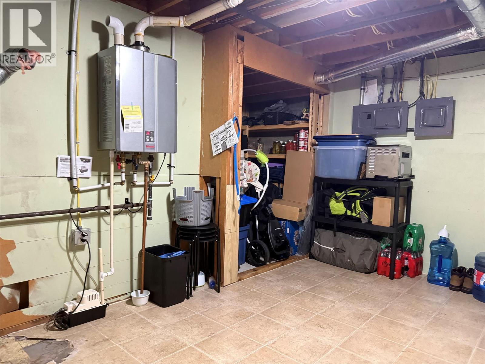 GRAND FORKS, British Columbia, V0H 1H2, CA, 4 Bedrooms Bedrooms, ,1 BathroomBathrooms,Residential,For Sale,1918245