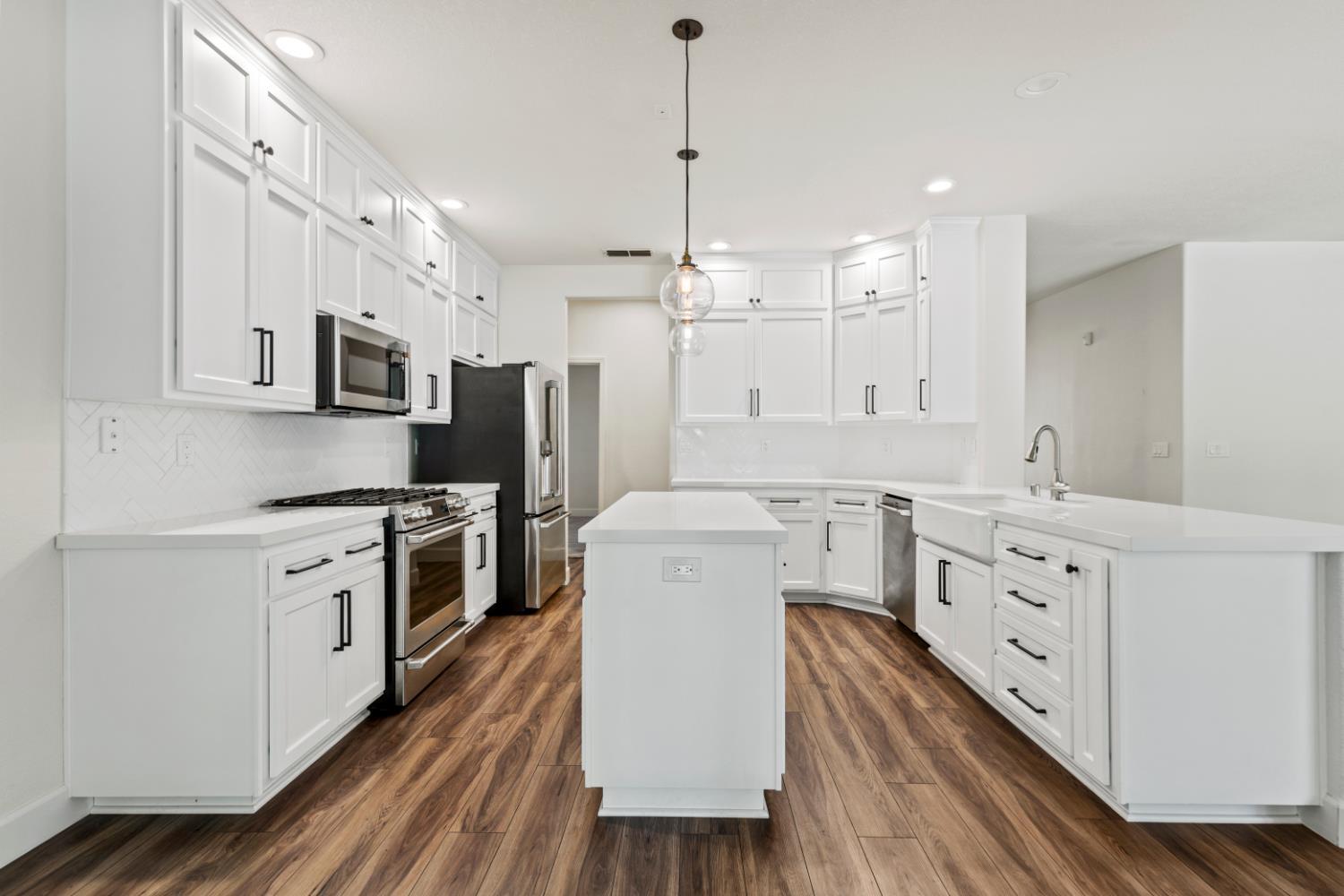 Yuba City, California, 95993, United States, 4 Bedrooms Bedrooms, ,2 BathroomsBathrooms,Residential,For Sale,1981154