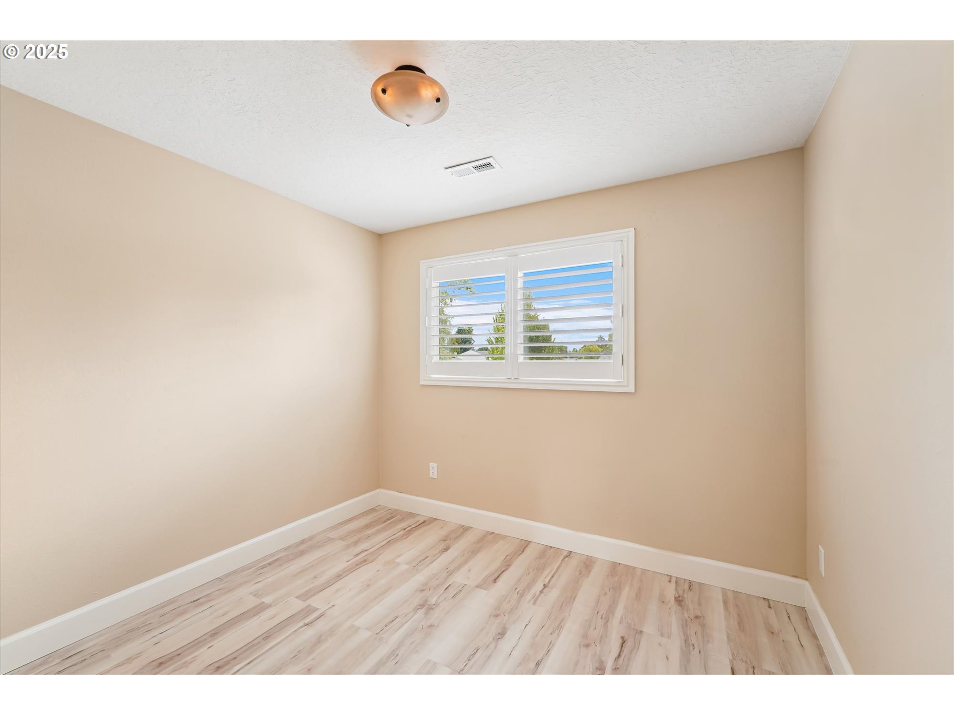 Forest Grove, Oregon, 97116, United States, 3 Bedrooms Bedrooms, ,2 BathroomsBathrooms,Residential,For Sale,1917976